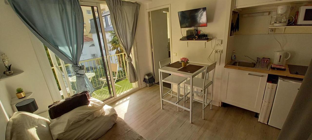 Au Petit Repere Palois -Studio - Centre Ville-Balcon-Wifi Fibre Pau Ngoại thất bức ảnh